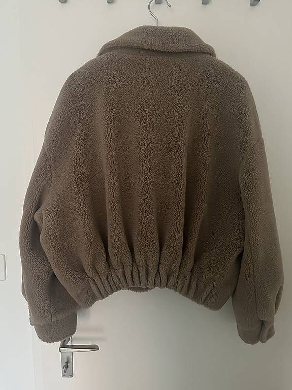 Giacche: Hellbraune Teddyjacke Grösse M – Usato da Zürich venduto da Imaime 1