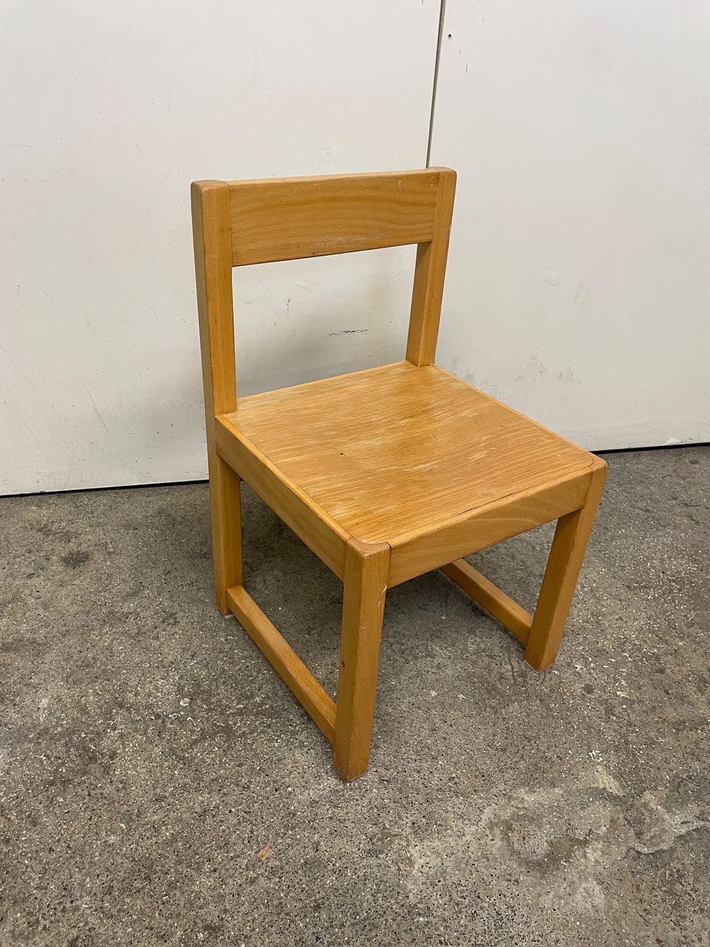 Horgen Glarus Chaises: Horgen Glarus Kindergarten Stuhl – D'occasion à Basel par M.Secondhand