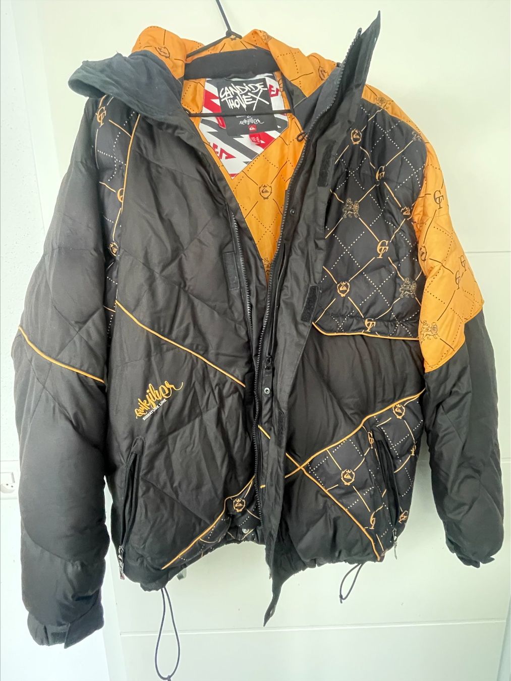 Quiksilver Jacken: Quiksilver Snowboardjacke GR. M – Gebraucht aus Meinisberg von ZYWVU