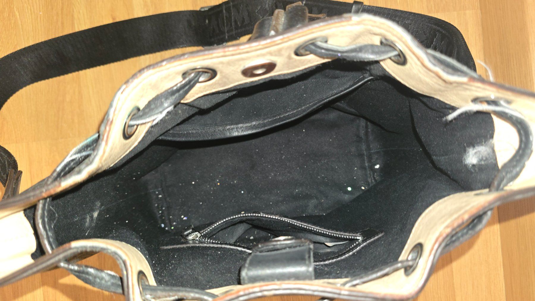 Mcm Borse da donna: MCM Beuteltasche Schwarz mit Logoprint – Usato da Winterthur venduto da sineiche 3