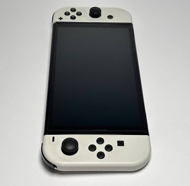 Nintendo Consoles: Nintendo Switch Oled + Mario Kart 8 + 128GB SD – D'occasion à Gordola par kar_gy5g 2