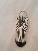 Zebra Schlüsselanhänger aus Holz, Handarbeit