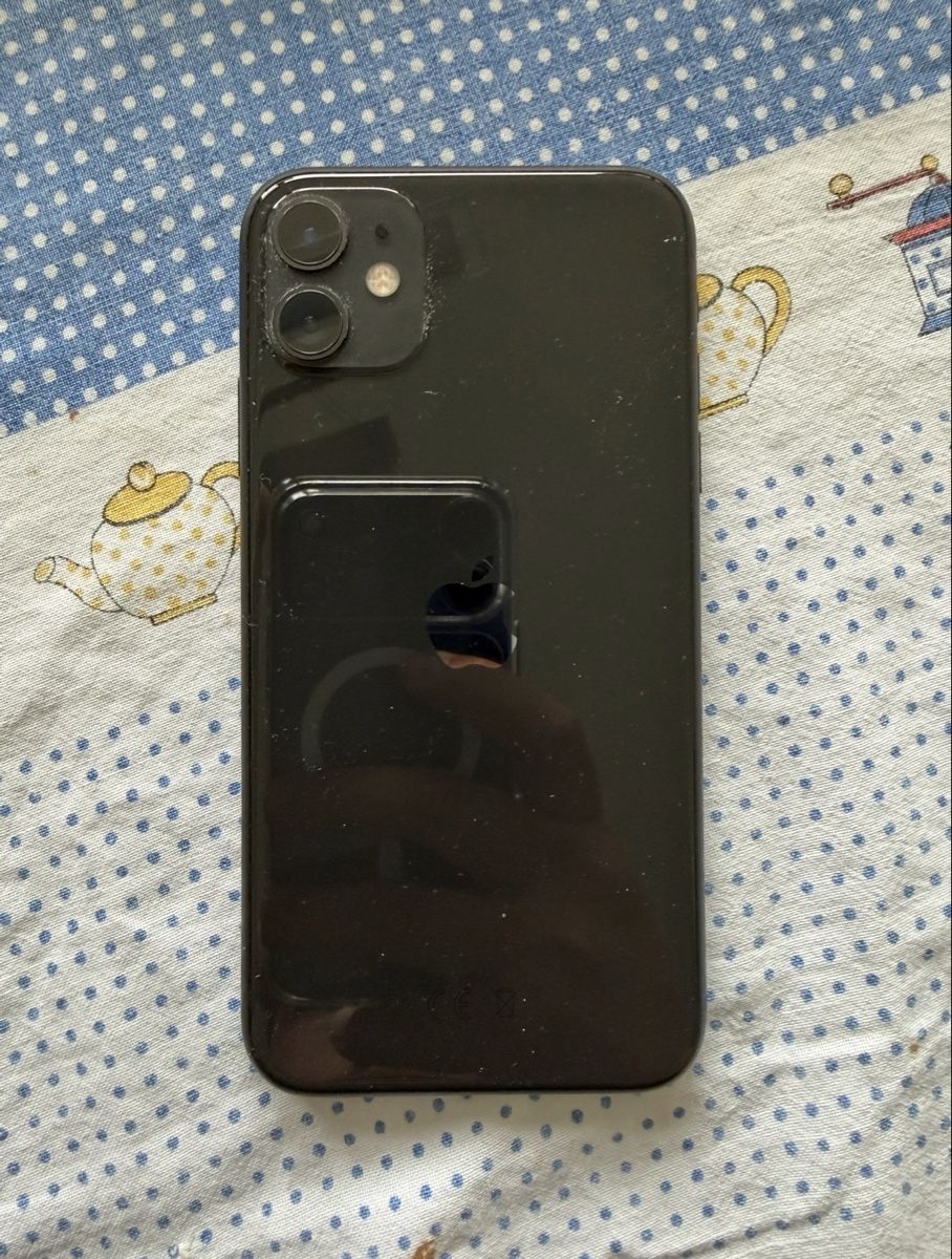 Apple Telefoni cellulari / Smartphones: iPhone 11, 64GB – Usato da Saland venduto da leachim93 1