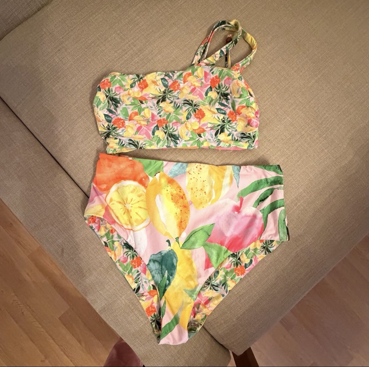 Beldona Badekleider & Bikinis: Beldona - zweiteiliger One Shoulder Bekoni – Gebraucht aus zürich von may_yj9f 1