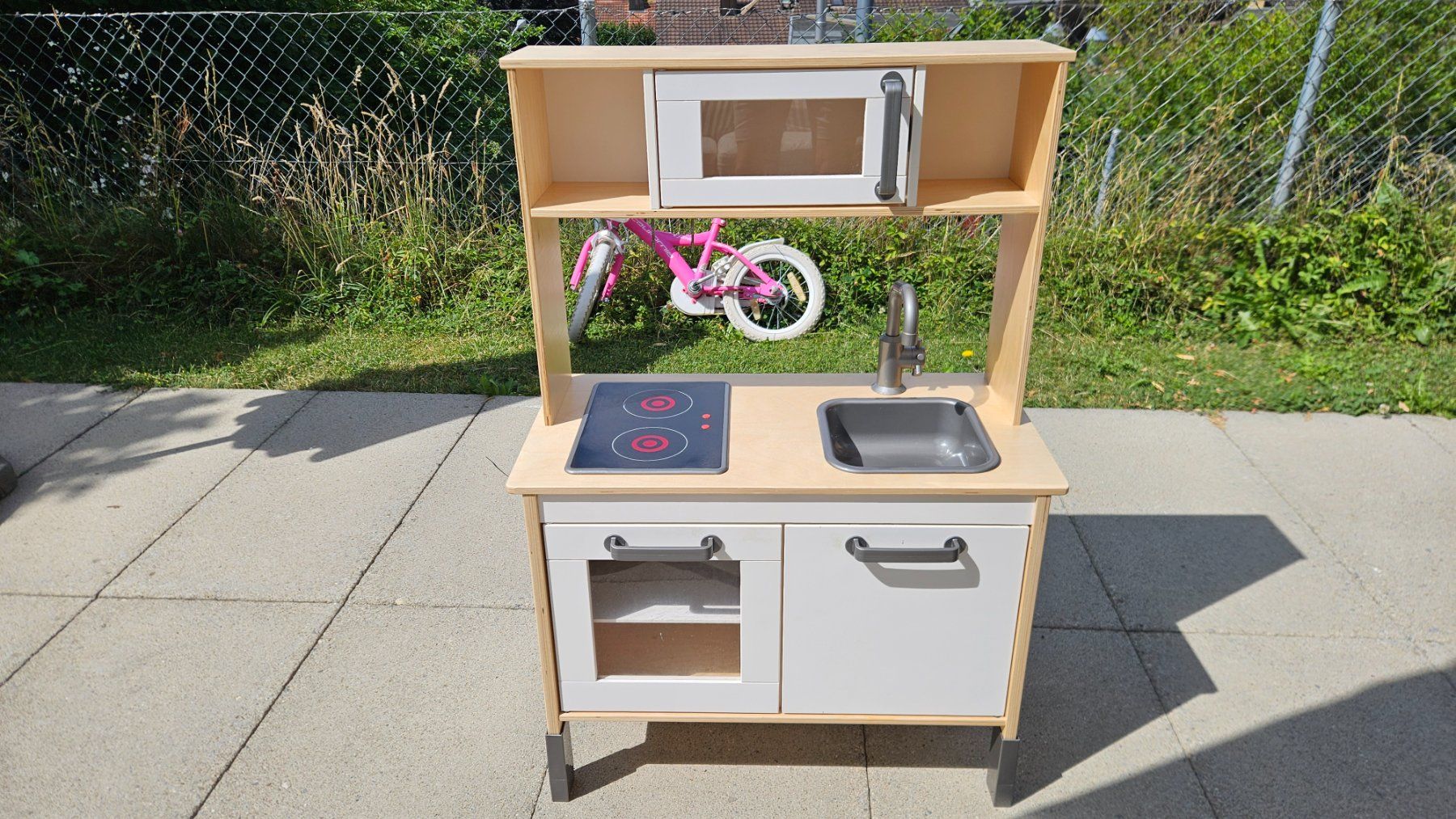 Jouets: Spielküche aus Holz – D'occasion à Bassersdorf par Sunseekker1
