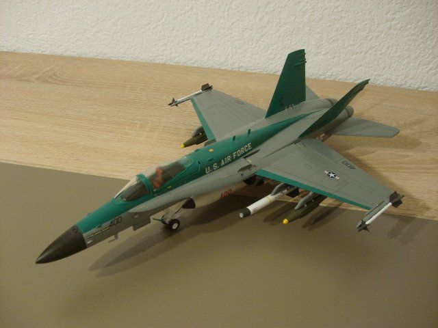 Kit di modellismo & Modellini statici: *** F/A-18 Modell 1:48 *** – Nuovo (secondo la descrizione) da Altbüron venduto da CoinWorld 4
