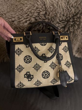 Guess Tasche Sommer 2024 wenig getragen! Perfekter Zustand