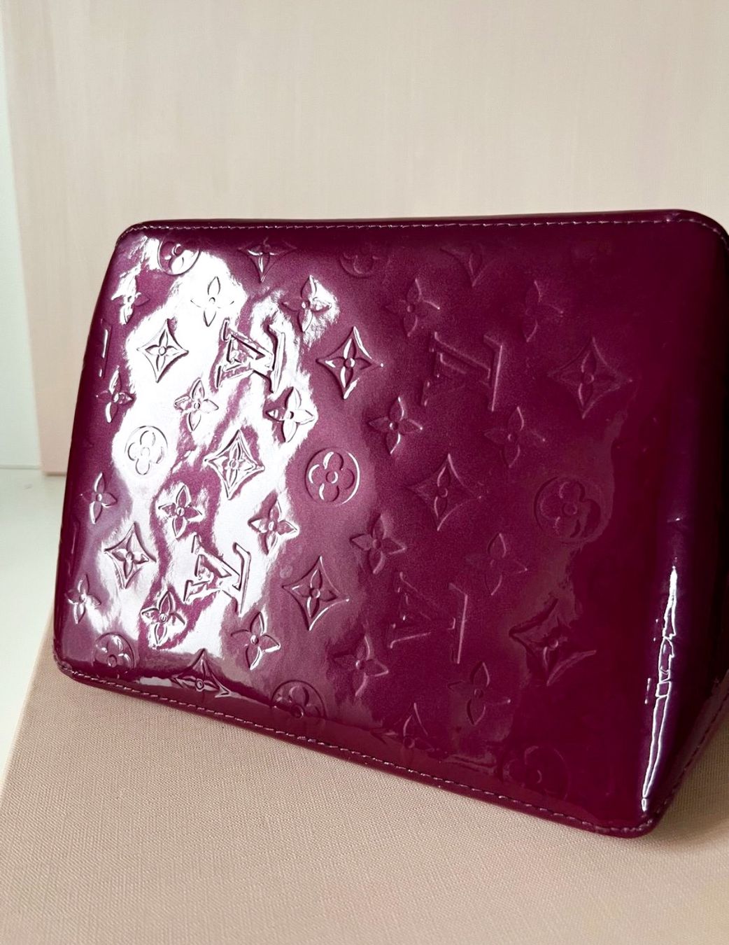 Louis Vuitton Borse da donna: Louis Vuitton Vernis Amarante Bellevue Tote Bag – Usato da Fischbach LU venduto da Dear.Luki 5