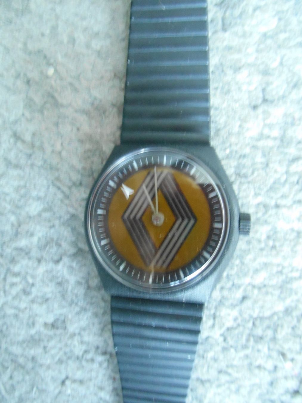 Orologi: Armbanduhr mit dem "Renault"-Logo, neu – Nuovo (secondo la descrizione) da Möhlin venduto da bekapame