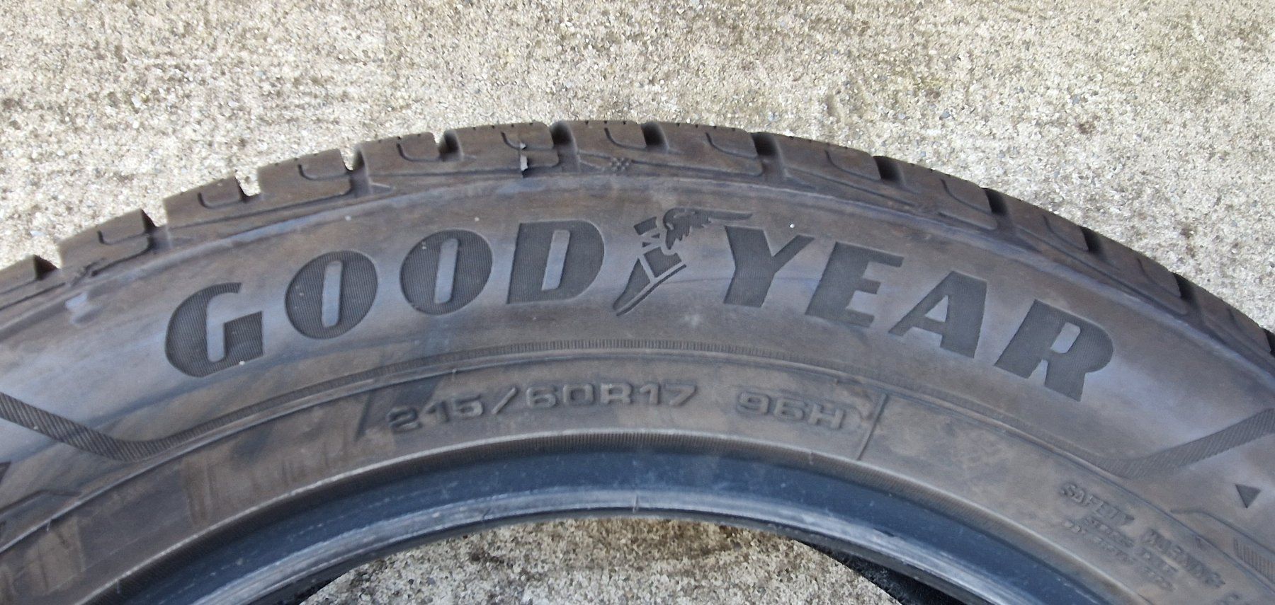 Goodyear Pneus & Kompletträder: ***** 4 pneus hiver Good Year ultragrip performance+ SUV – Gebraucht aus Villaz-St-Pierre von Ubid 3