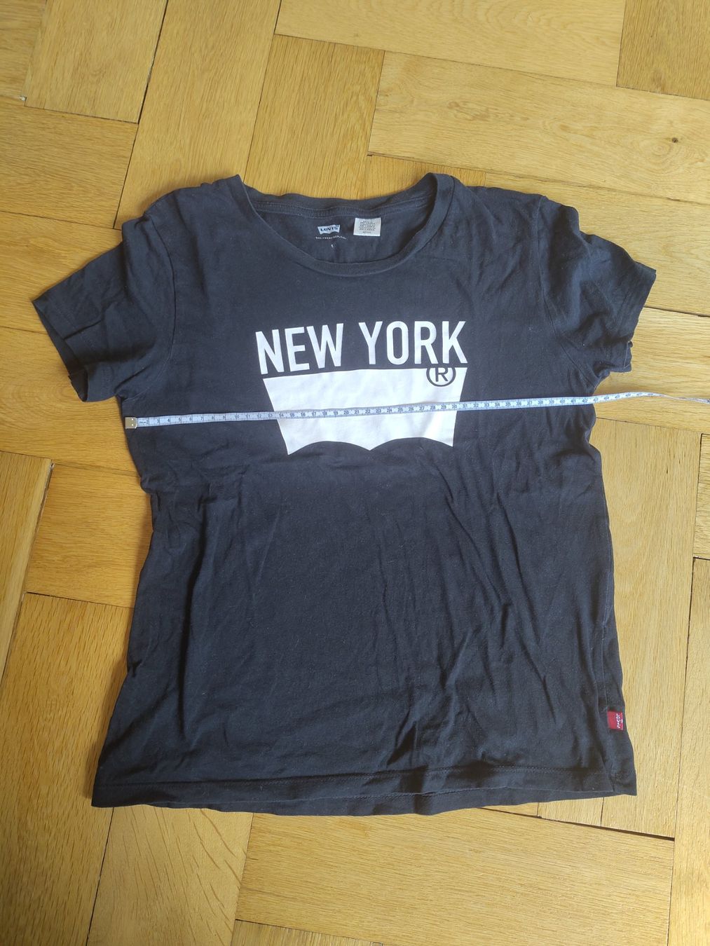 Levi's T-shirt: T-Shirt – Usato da Bern venduto da Linii
