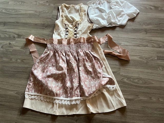 Costumi: Dirndl- Gr S – Nuovo (secondo la descrizione) da Neerach venduto da romiping