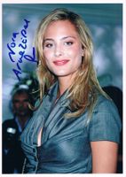 Nora Arnezeder 1989- Autogramm signiert Foto 15x20cm
