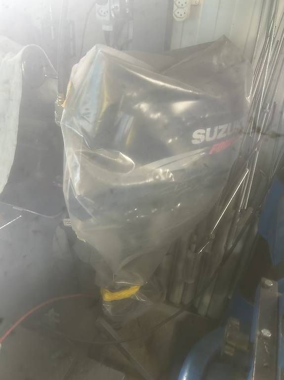 Moteurs: Moteur bateau Suzuki 6cv  – D'occasion à Morrens par Mikee41 1