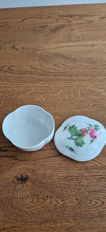 Zuccheriere: MEISSEN DECKELDOSE ROSE – Usato da Luzern venduto da rokko 3