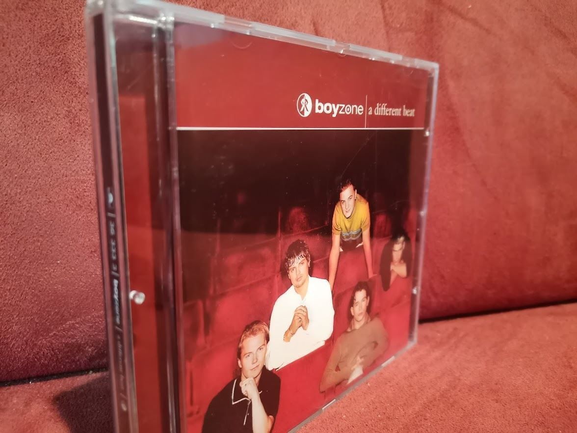 CD: Boyzone A Different Beat CD (Irische Version) – Usato da Zofingen venduto da noise123