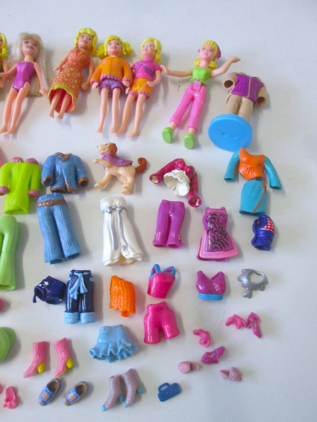 Bambole: 10 Plastikpuppen mit Gummikleidung – Usato da Sementina venduto da babucia 1