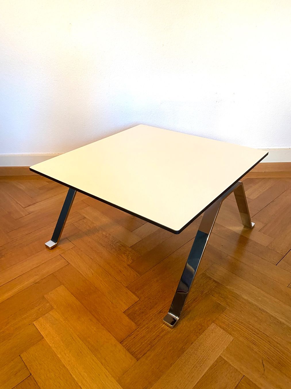Nachttische: Design Coffeetable Tisch Girsberger – Gebraucht aus Olten von sportwelt 2