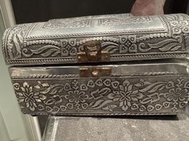 Dekorative Vintage Schmuckschatulle aus Metall, Silber 54