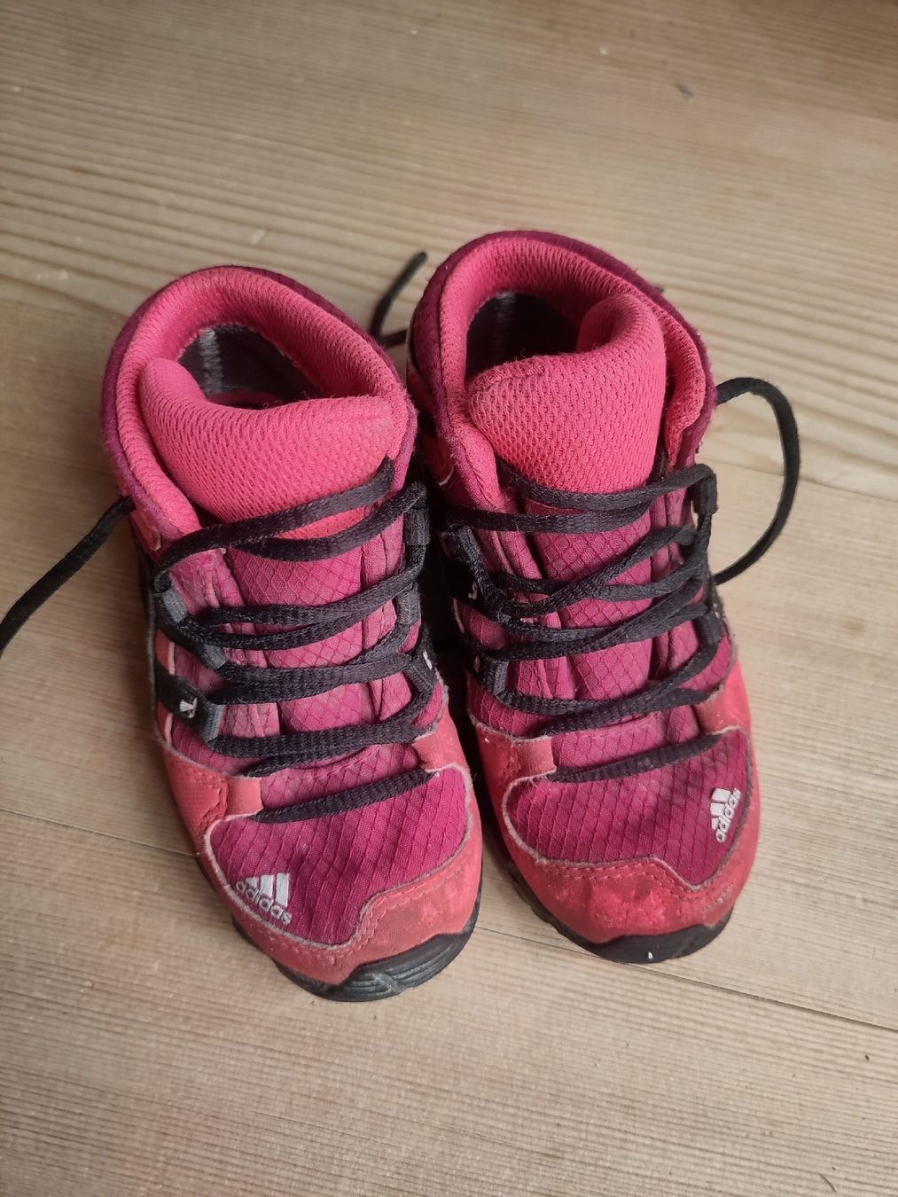 Adidas Chaussures filles: adidas Terrex 23 – D'occasion à Jeuss par Marcoguapo