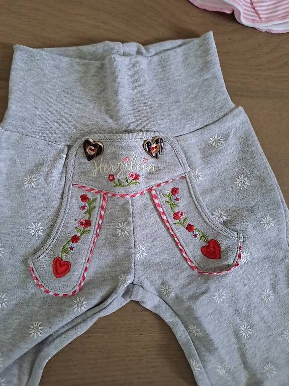 Lotti & Set di vestiti: Mädchenkleider / Babyset Oktoberfest 80ig – Usato da Neftenbach venduto da Ctruempi 1