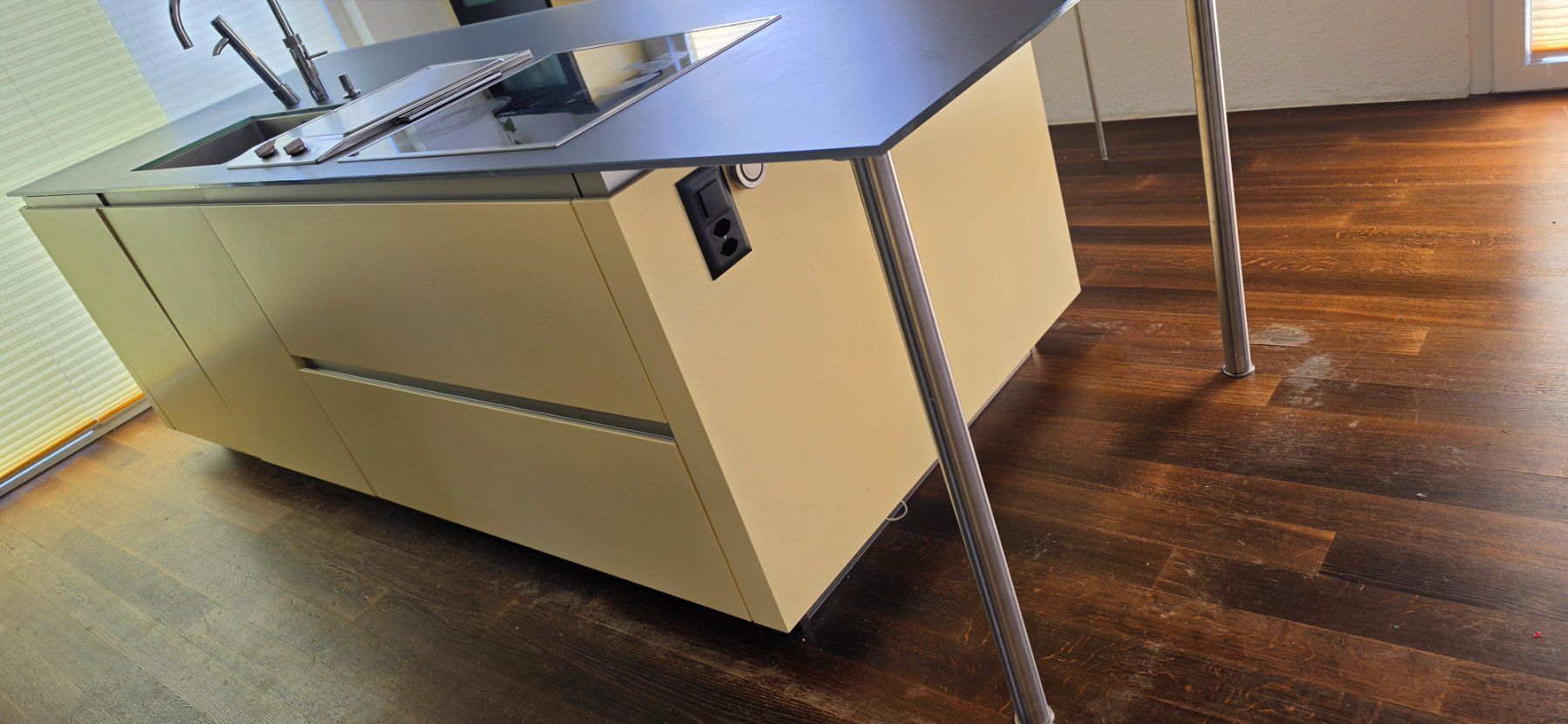 Rational Cucine complete: Küche mit Kochinsel komplett – Usato da Otelfingen venduto da Schlaede 1
