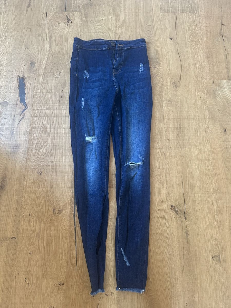 Jeans: Hose dunkelblau – Usato da Adlikon venduto da Chbu84