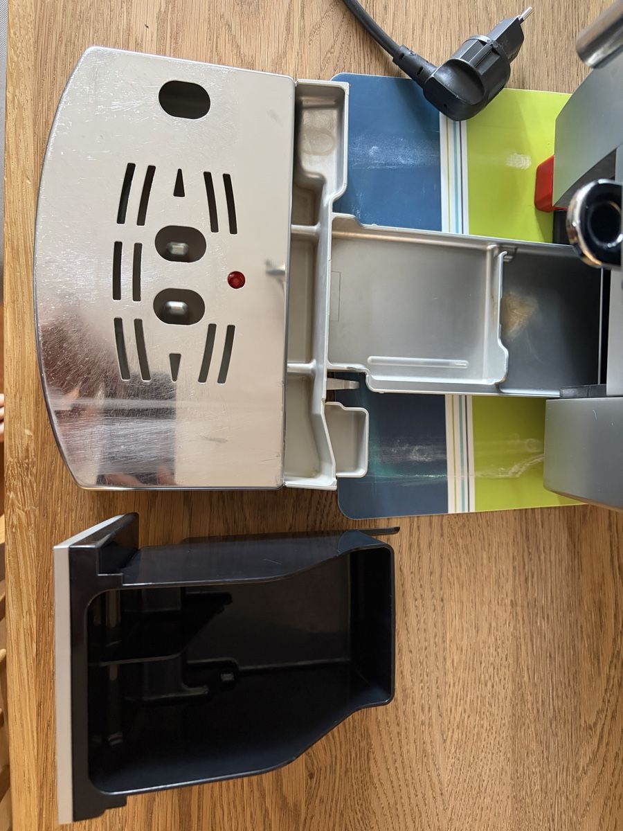 De'Longhi Kaffeemaschinen & Espressomaschinen: Kaffeemaschine DeLonghi – Gebraucht aus Frauenfeld von Hawker01 1