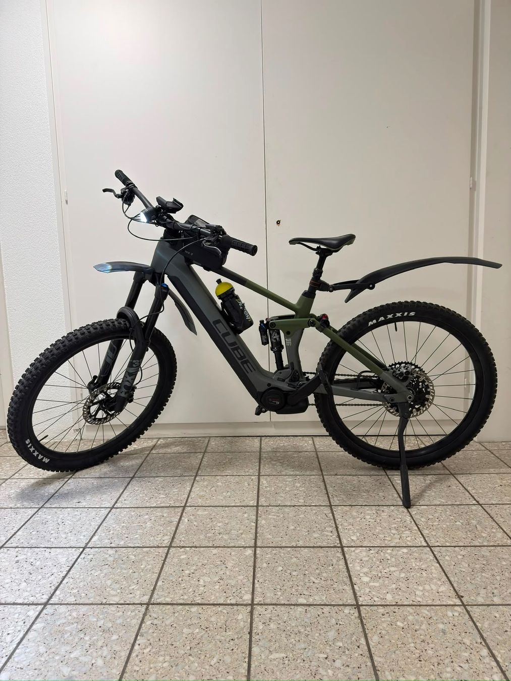 Cube Biciclette: Cube Stereo Hybrid 160 HPC TM flash E-Bike Fully Carbon M – Usato da Rapperswil SG venduto da MelanieMelone