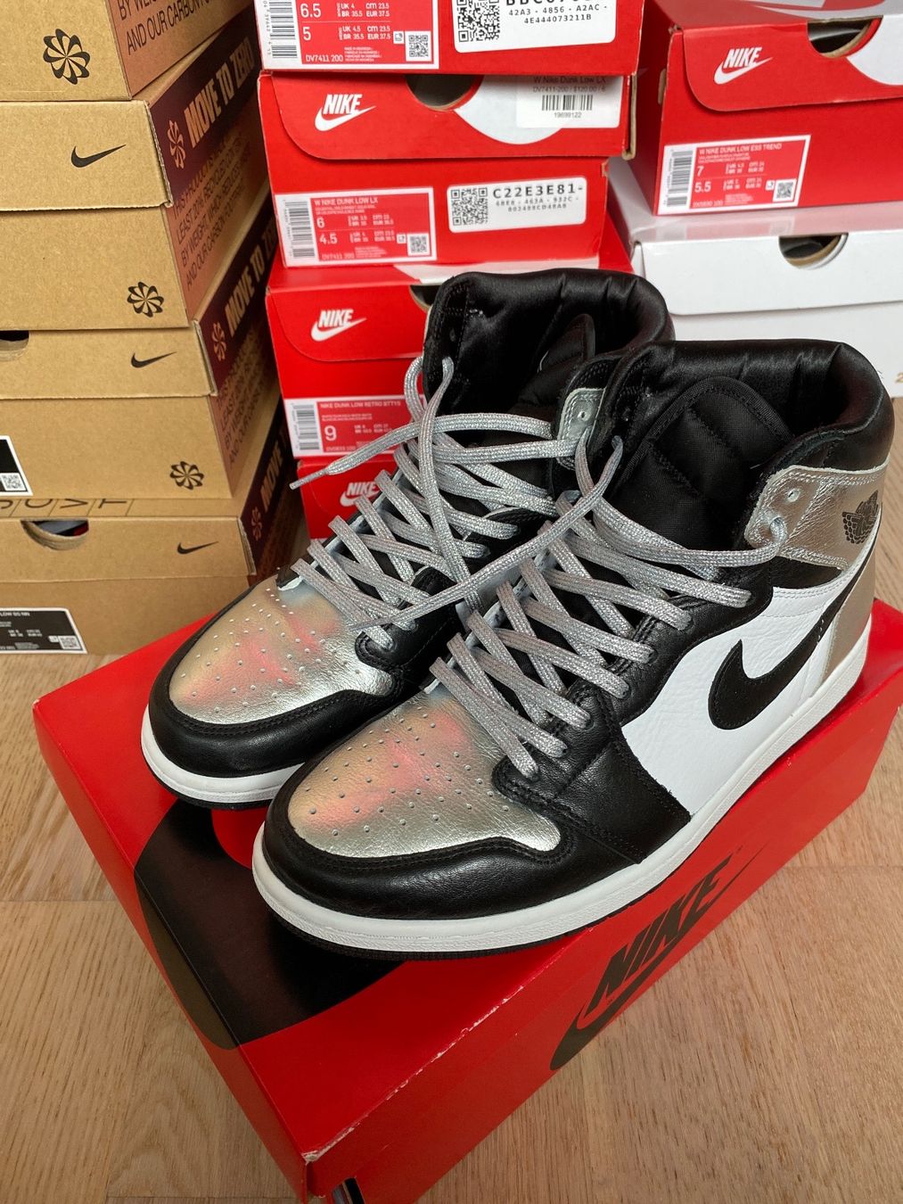 Jordan Scarpe da uomo: Jordan 1 Metallic Silver – Usato da Widnau venduto da Streetclothing 1
