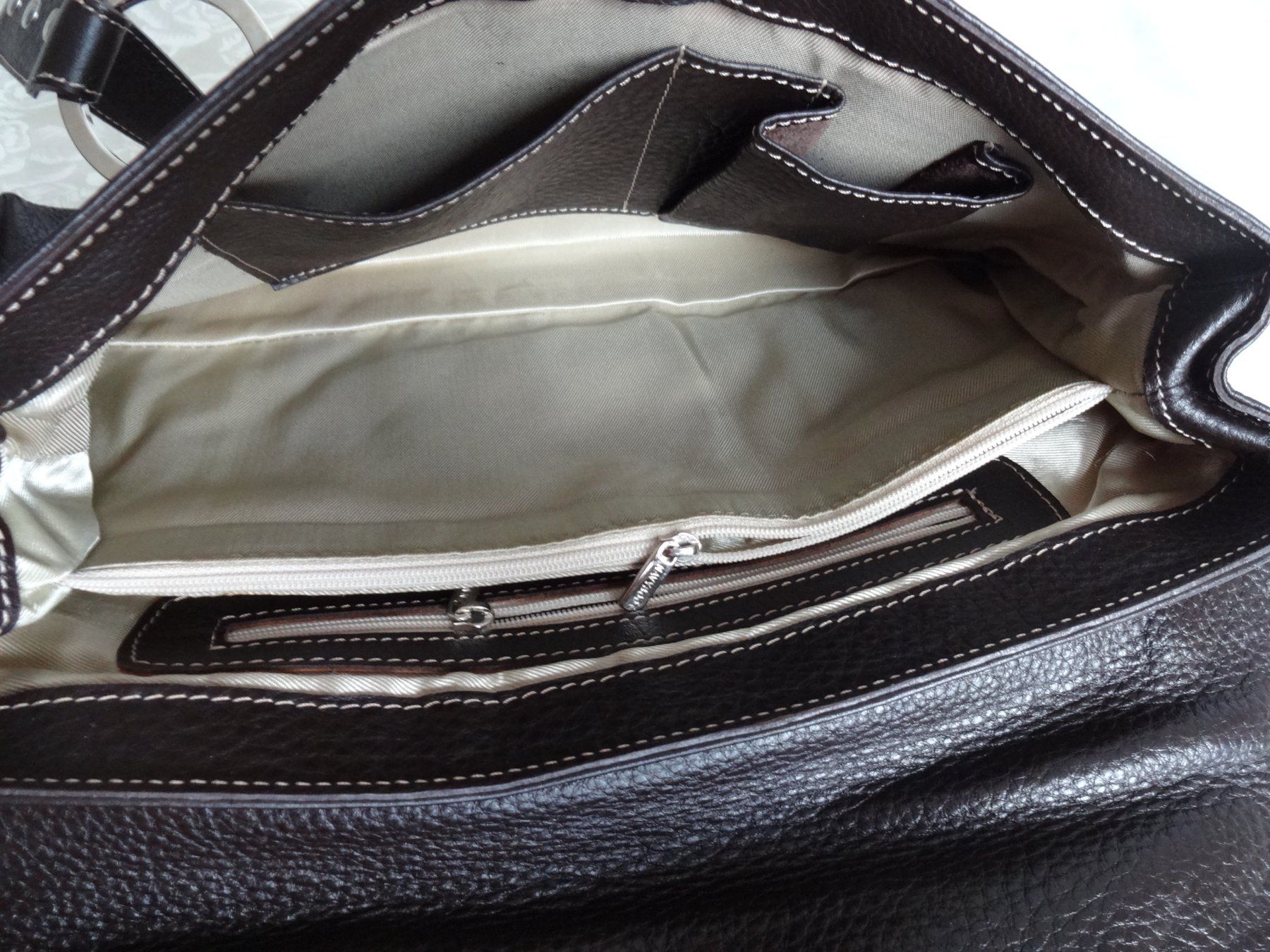 Navyboot Taschen für Damen: ** NAVYBOOT ** Leder Umhängetasche – Gebraucht aus Frauenfeld von Jahy 9