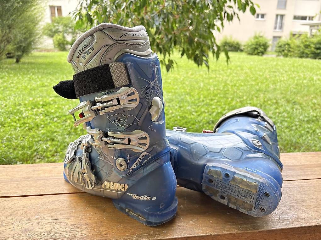 Scarpe da donna: Skischuhe EU 38 2/3 – Usato da Sargans venduto da TrickyHikr