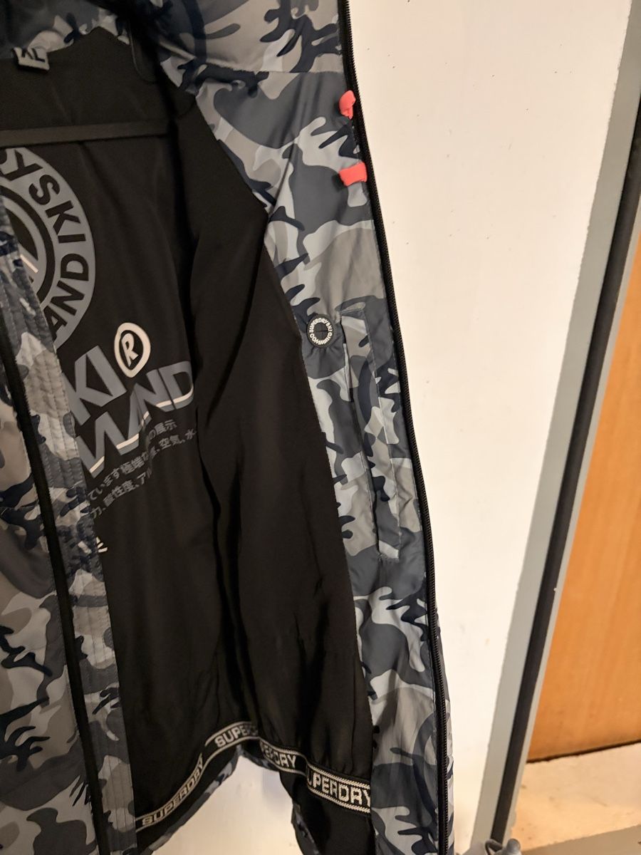 Superdry Giacche: Superdry Ski Padded Jacket Camo Grey, Size L/XL – Usato da Recherswil venduto da niv_n2jd 3