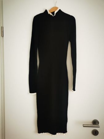 Strickkleid H&M schwarz weiss Rüschen Grösse XS, mit Etikett