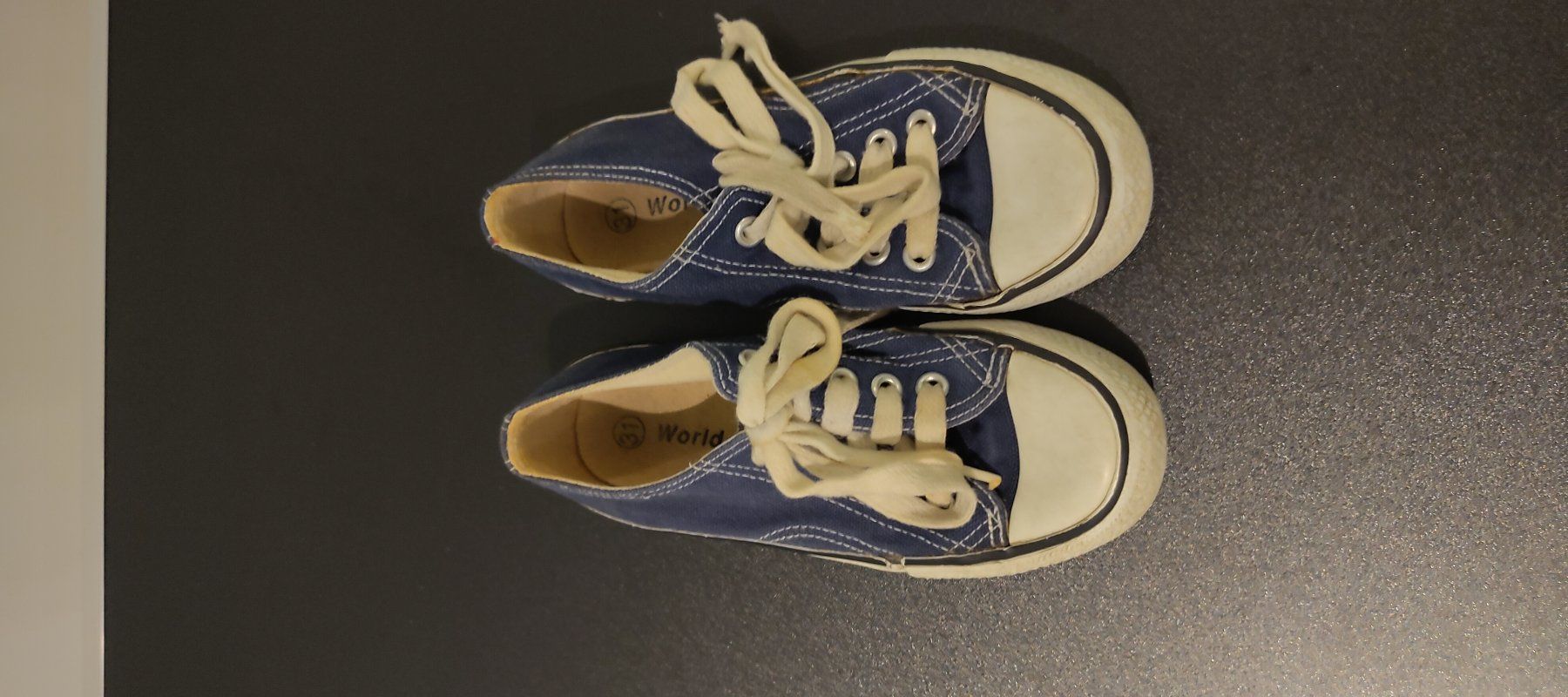 Scarpe per ragazzi: World of Basic Sneaker Stoffschuhe Blau Gr. 31 – Usato da Felben-Wellhausen venduto da AWDienstleistungen