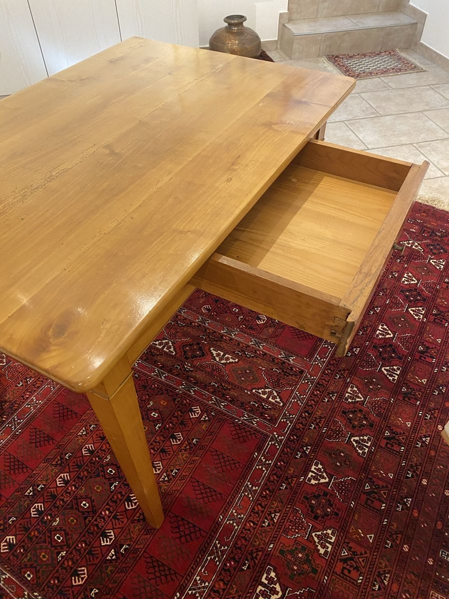 Tavoli: wunderschöner, original Biedermeier Tisch – Usato da Arbon venduto da Grandino 1