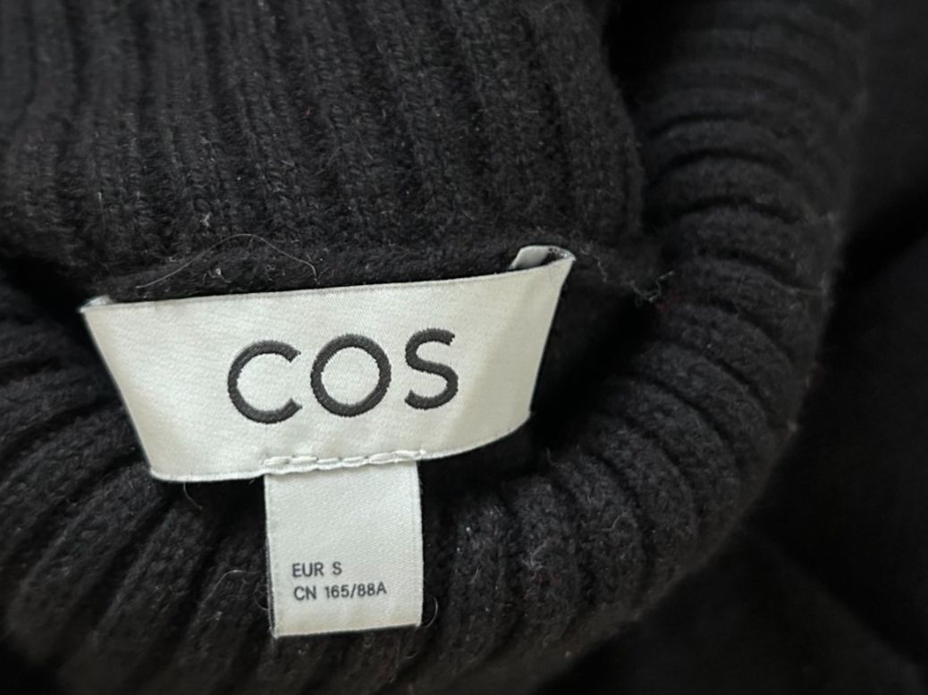 Cos Pulls & Sweat-shirts: Cos Pullover aus Wolle – D'occasion à St. Gallen par look-twice 3