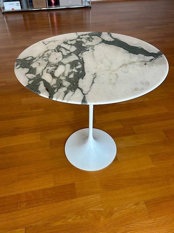 Tavoli: Knoll Saarinen Tulip – Usato da Basel venduto da Szotyiastar 2