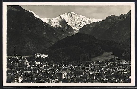 Cartoline postali: AK Interlaken, Ortsansicht mit Jungfrau – Usato da Berlin venduto da bartko-reher