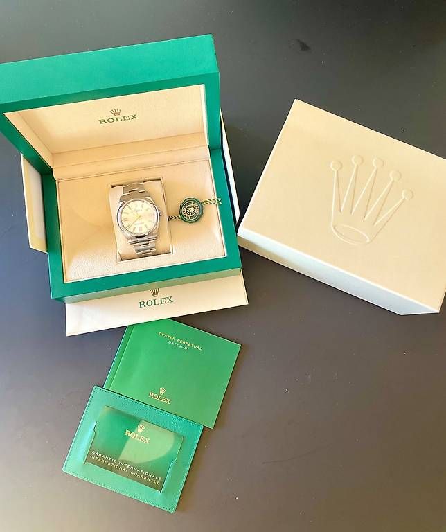 Rolex Orologi: Rolex Oyster Perpetual 41 silver – Nuovo e nell'imballaggio originale da Zürich venduto da yux_zt7p 1