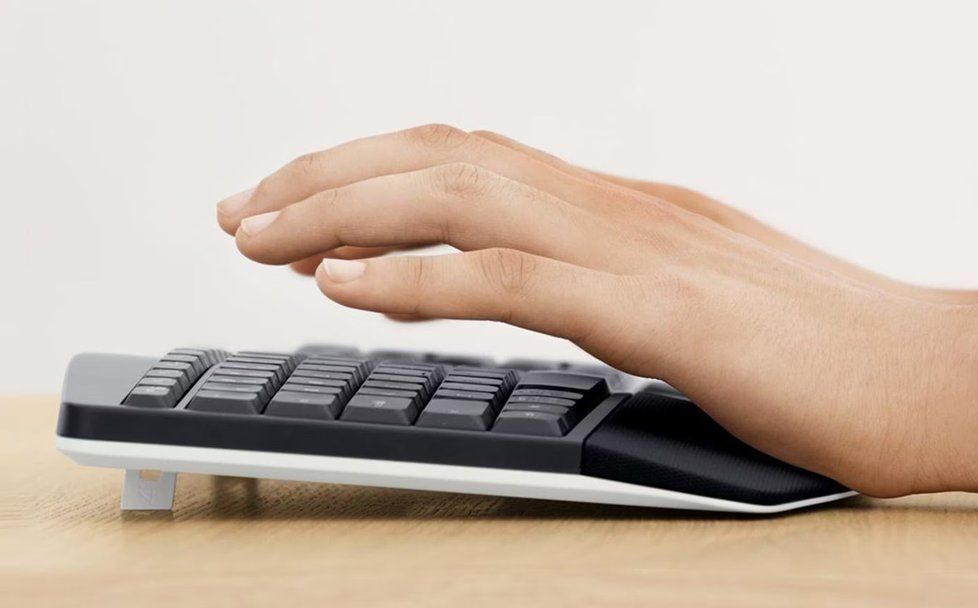 Logitech Tastaturen: Logitech MK850 NEU Performance Tastatur + Maus – Neu und originalverpackt aus St. Gallen von Isabelle53 4