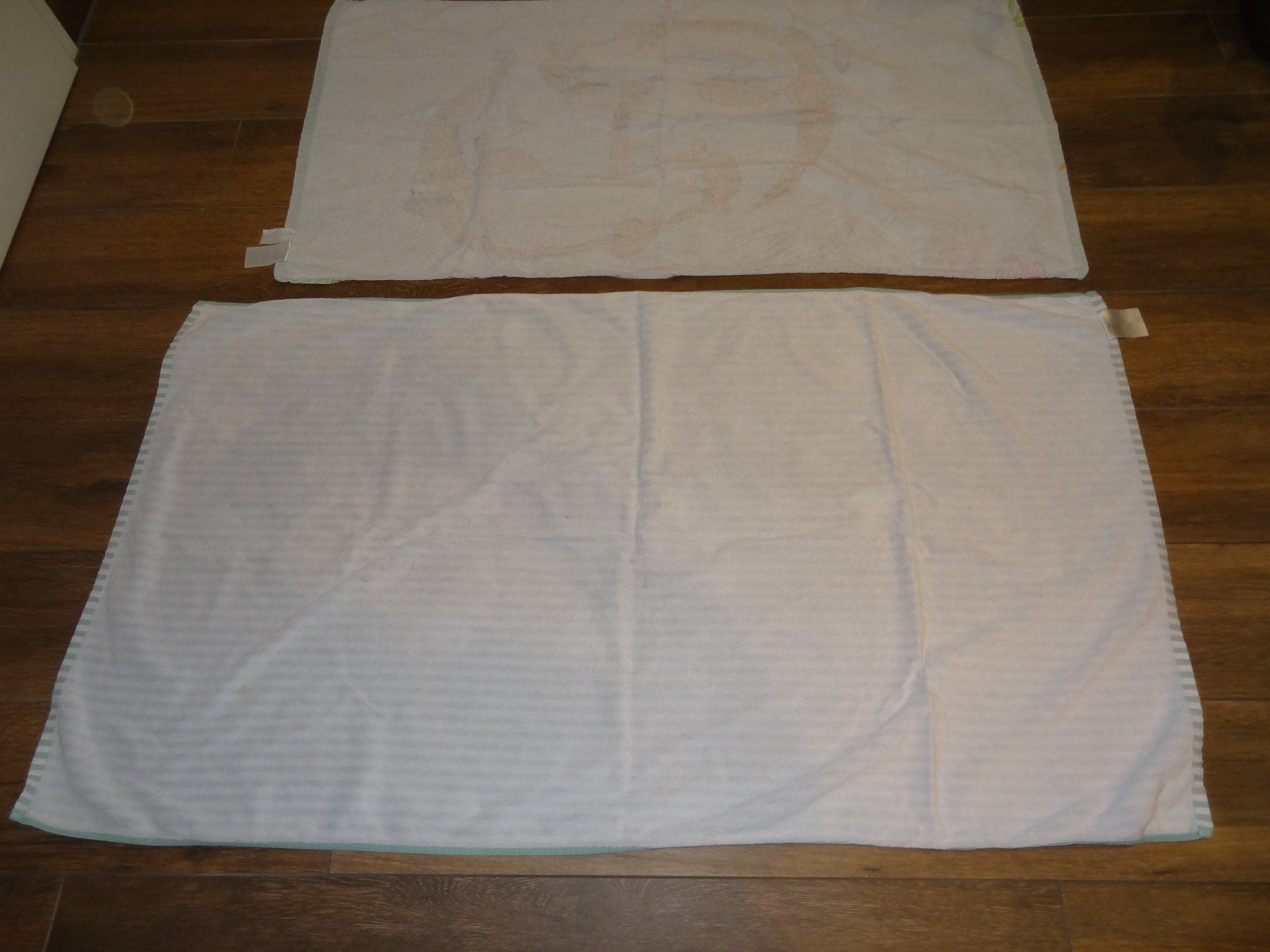 Teli da bagno: linge de plage enfant loutres rayures mint – Usato da Satigny venduto da salvatore73 4