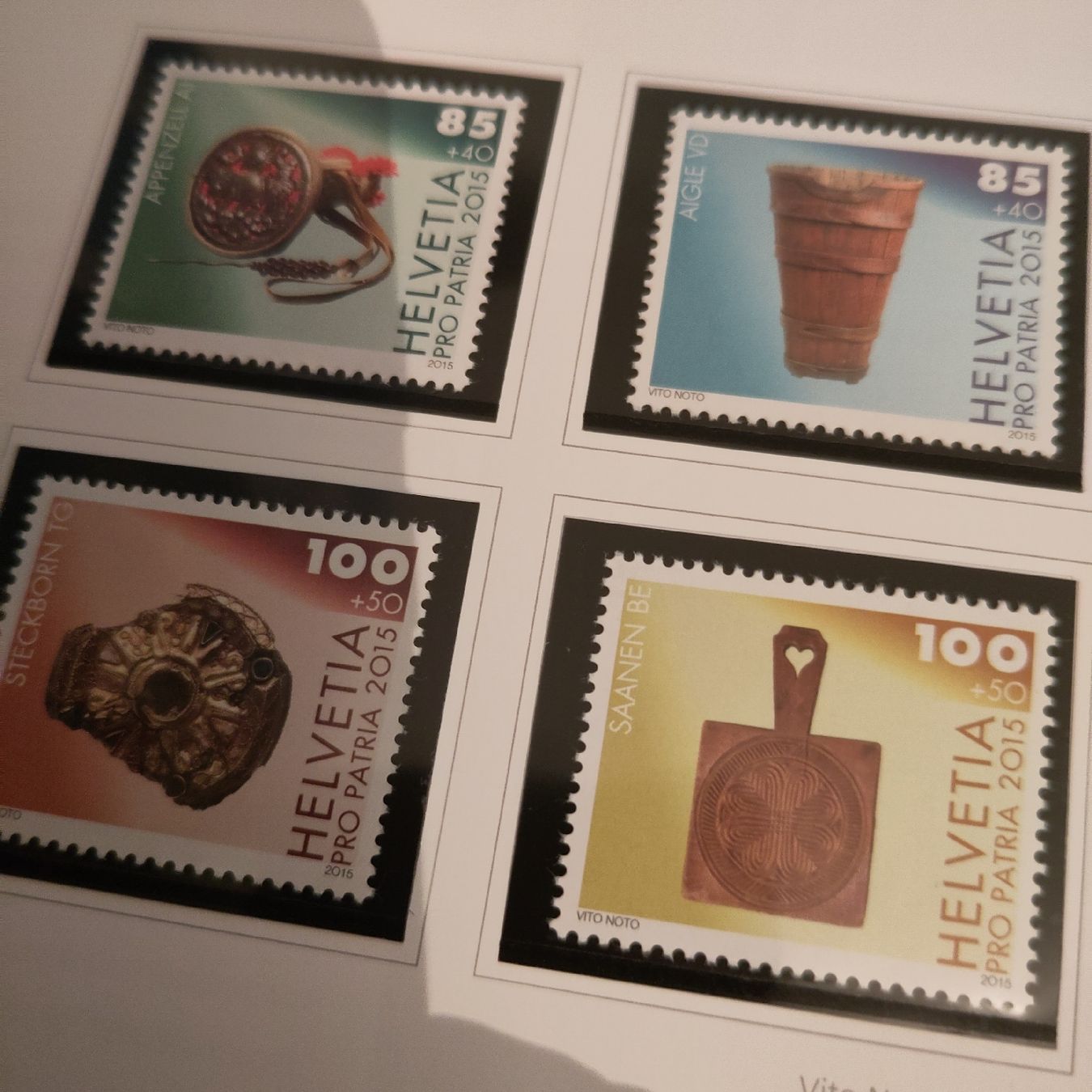 Tutti i francobolli: Schweizer Briefmarken-Katalog 2015 / Auto-Design, postfrisch – Nuovo (secondo la descrizione) da Höri venduto da Samsa9 3