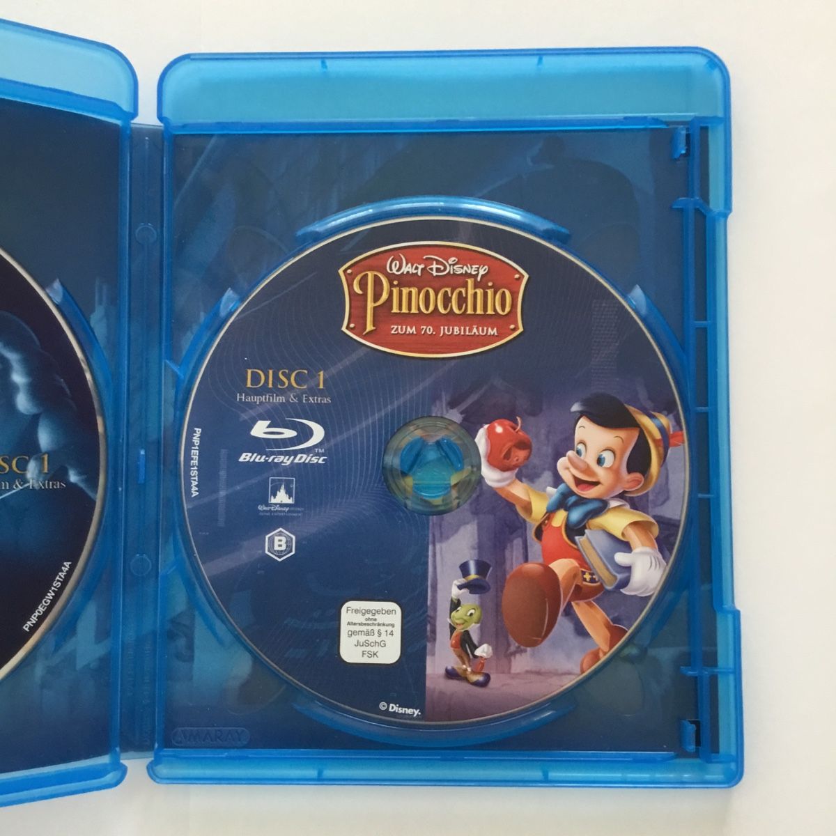 Tutti i DVDs: Pinocchio - Blu Ray + Dvd. - 2 Disc Neu Wertig – Nuovo (secondo la descrizione) da Blauen venduto da berlingo65 2