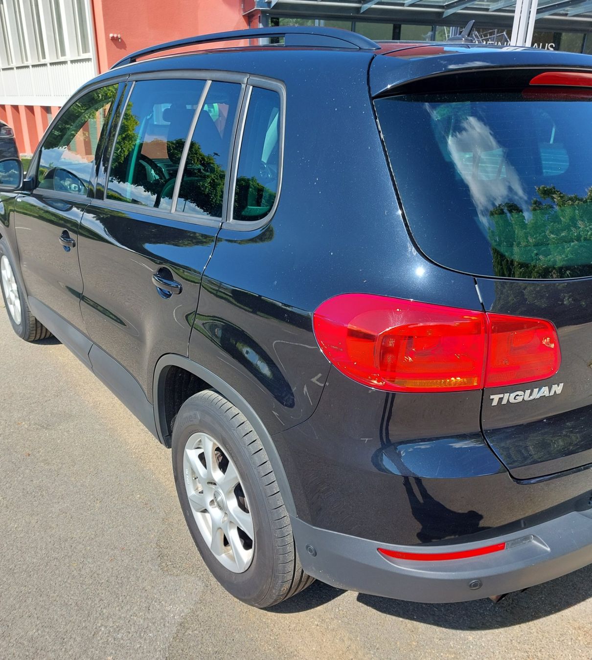 VW Automobili: VW Tiguan 1,4 BWT Benzin – Usato da Schenkon venduto da Uhu007 4