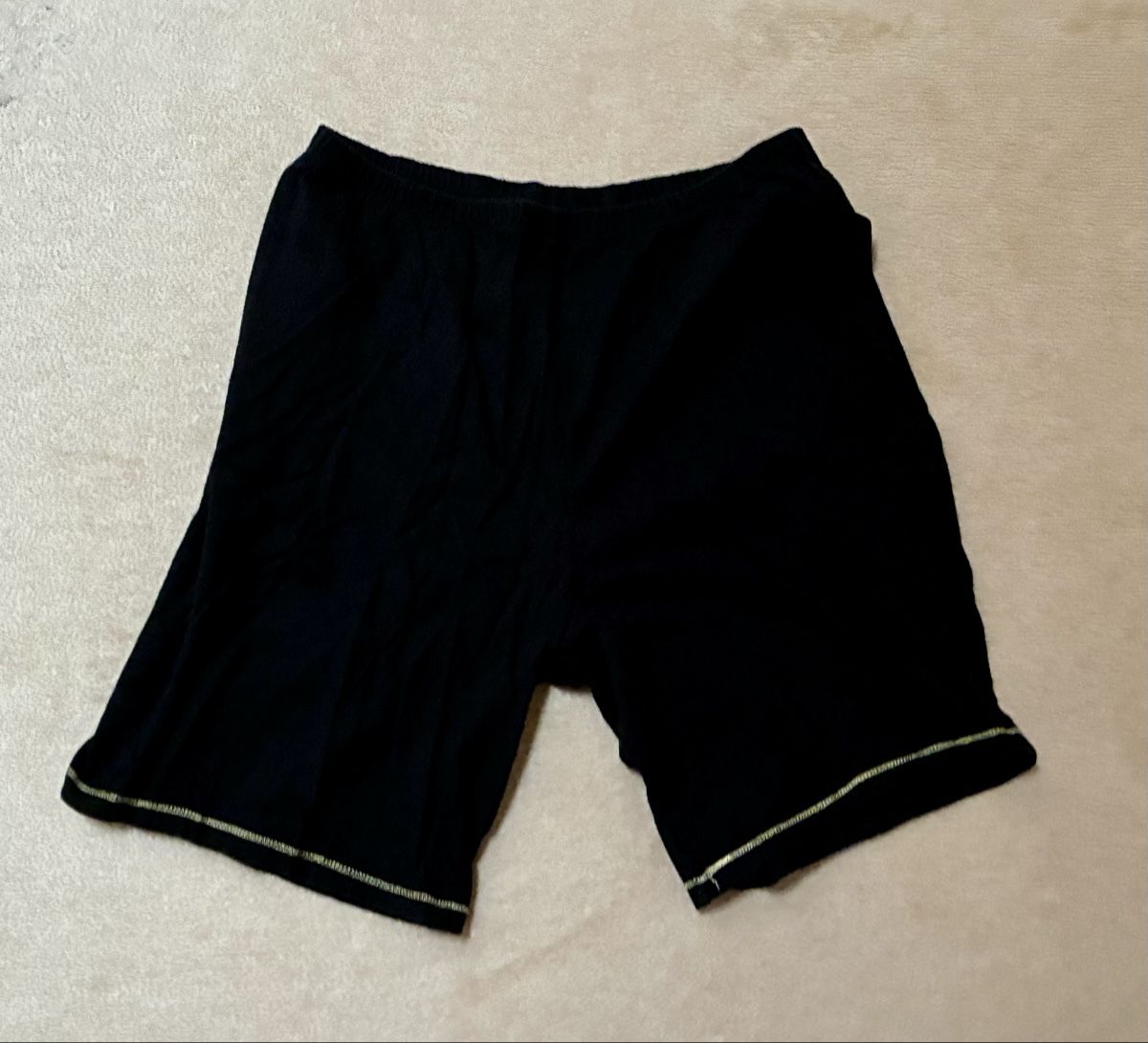 Negligees & Pigiami: Damen Shorts schwarz Grösse 38 – Usato da Schaan venduto da RicX-10