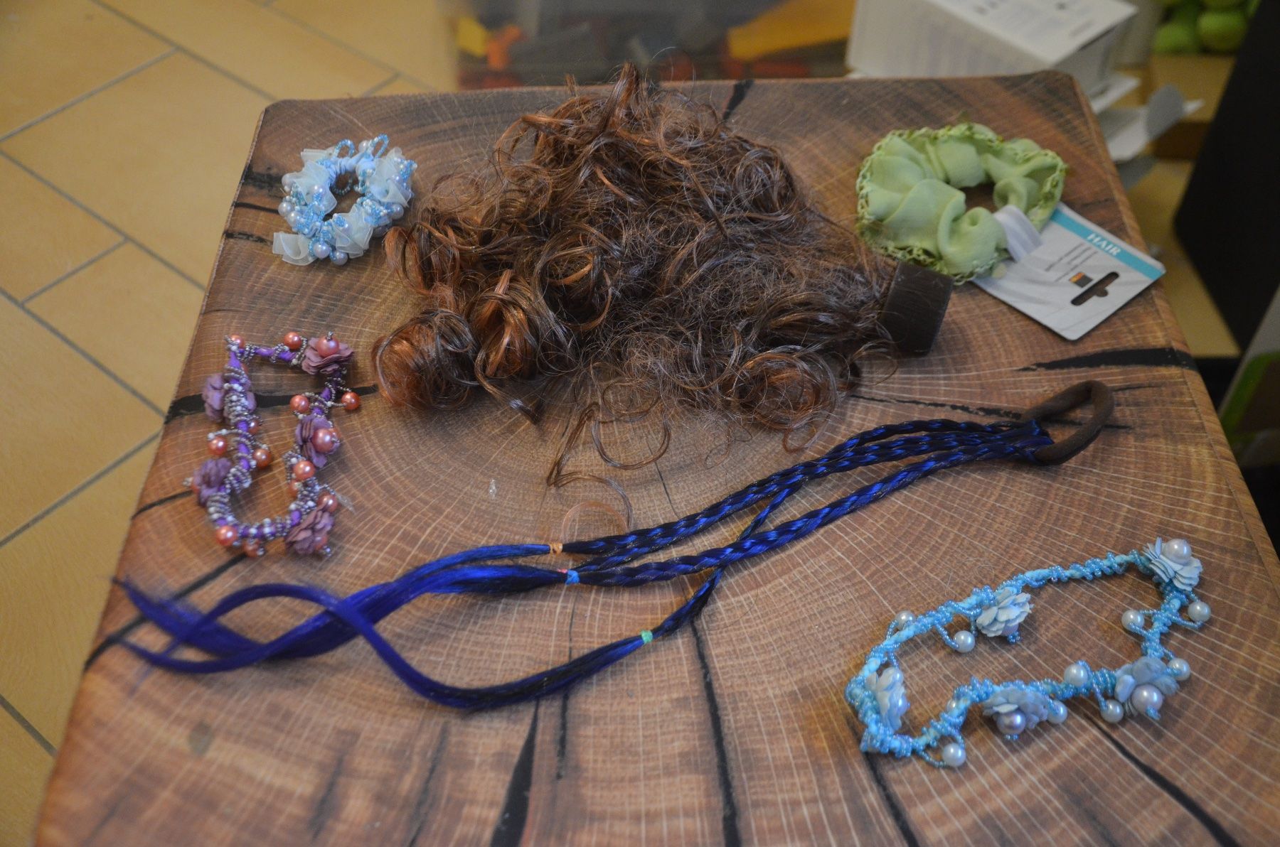 Accessori per capelli: FUR HAARE – Usato da Chiasso venduto da Dolly015