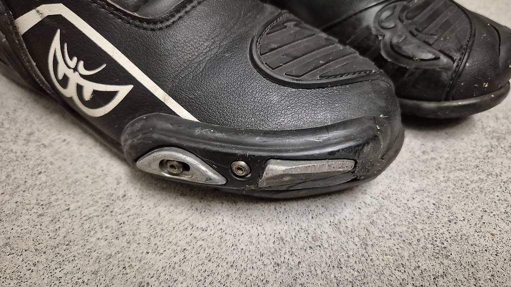 Scarpe da uomo: Motorradstiefel Berik Gr. 43 – Usato da Aarburg venduto da exe_v5s5 2
