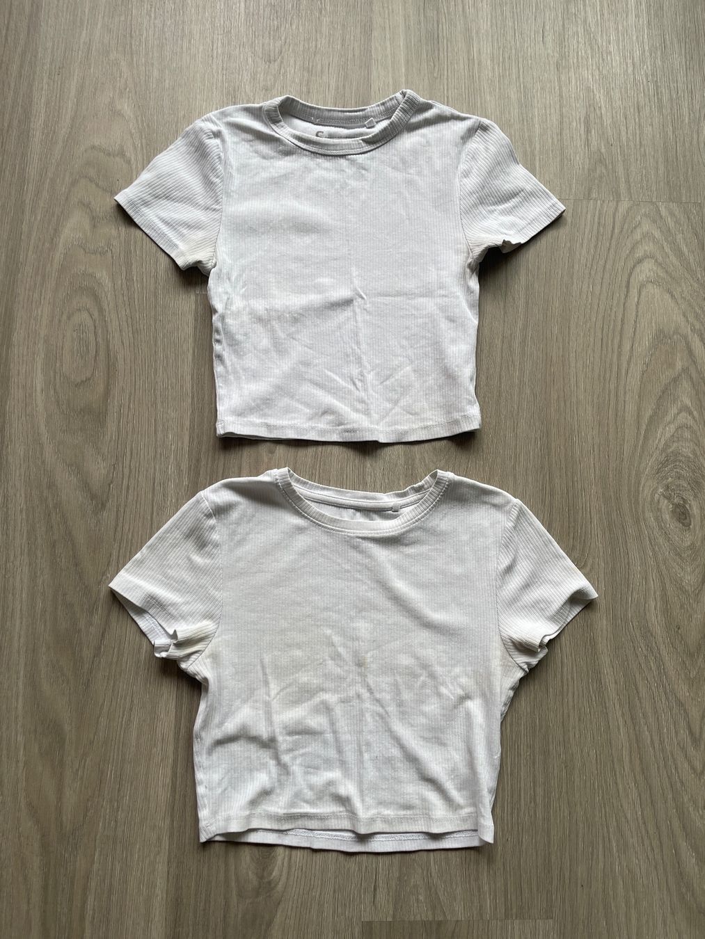 T-shirt: 2x Sommer T-Shirts weiss Gr. S – Usato da Biel/Bienne venduto da Bolagol9