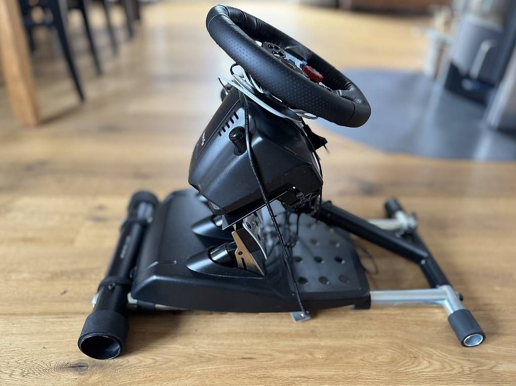 Controller: Logitech Steuerrad - wenig gebraucht  – Gebraucht aus Oberentfelden von bee_mp9d 1